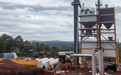 Ways to prevent wear of asphalt mixing plant parts
